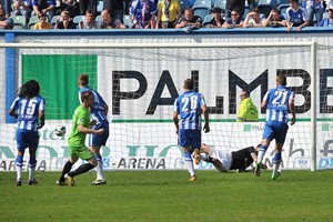 Hansa Rostock - Kickers Offenbach: OFC-Kapitän Mathias Fetsch verwandelt den Strafstoß zum Ausgleich Hansa Rostock - Kickers Offenbach: OFC-Kapitän Mathias Fetsch verwandelt den Strafstoß zum Ausgleich