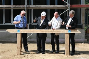 Richtfest für das neue Laborgebäude an der AUF der Uni Rostock Richtfest für das neue Laborgebäude an der AUF der Uni Rostock