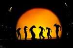 Pilobolus präsentiert Shadowland in Rostock