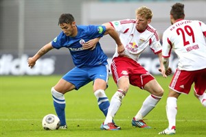 Mustafa Kucukovic (Hansa Rostock) im Zweikampf mit Fabian Franke (RB Leipzig) Mustafa Kucukovic (Hansa Rostock) im Zweikampf mit Fabian Franke (RB Leipzig)