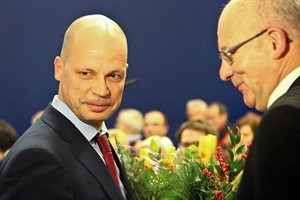 Frisch gewählter Finanzsenator Chris Müller mit Oberbürgermeister Roland Methling Frisch gewählter Finanzsenator Chris Müller mit Oberbürgermeister Roland Methling