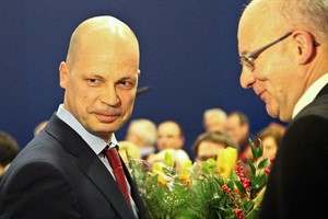 Frisch gewählter Finanzsenator Chris Müller mit Oberbürgermeister Roland Methling