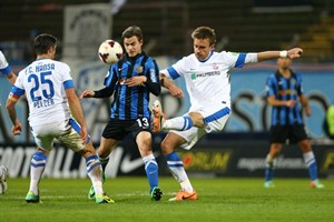 Milorad Pekovic (Hansa Rostock) im Zweikampf mit Torschütze Raffael Korte (1. FC Saarbrücken) Milorad Pekovic (Hansa Rostock) im Zweikampf mit Torschütze Raffael Korte (1. FC Saarbrücken)