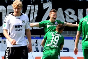 David Blacha bringt Hansa Rostock gegen Wacker Burghausen mit 1:0 in Führung