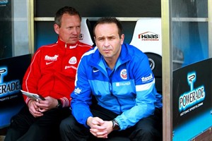 Hansa-Trainer Dirk Lottner (rechts) und Co-Trainer Robert Roelofsen