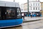 Die beiden neuen Straßenbahnen. Sie haben einen Energiespeicher, mit dem die Bremsenergie der vier Fahrmotoren gespeichert und beim Anfahren wieder ein Teil rausgezogen wird. So wird die Spitzenleistung verringert, nach denen sich die Strompreis richtet. Ziel war es, den alten Wert von 800 Ampere nicht zu überschreiten, erklärt Klaus Albrecht.