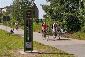 Fahrradbarometer am Rostocker Stadthafen, Höhe Holzhalbinsel (Archiv) Fahrradbarometer am Rostocker Stadthafen, Höhe Holzhalbinsel (Archiv)