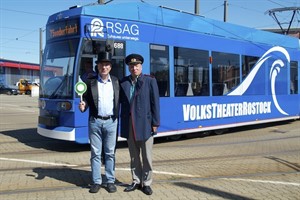 RSAG-Vorstand Jochen Bruhn und Sewan Latchinian, Intendant des Volkstheaters Rostock