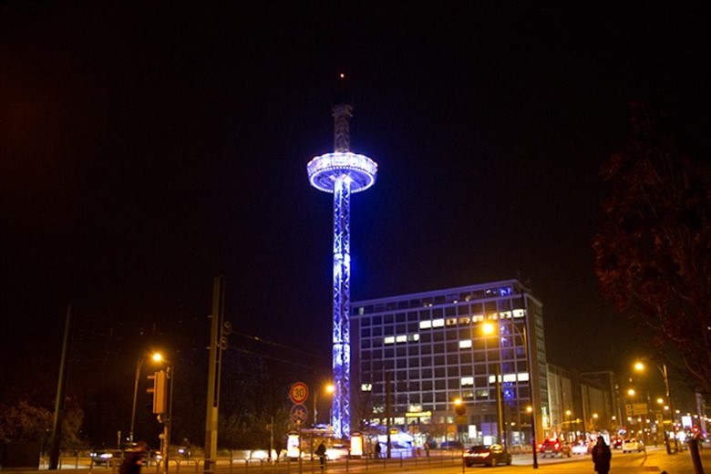 Aussichtsturm City Skyliner für den Rostocker Weihnachtsmarkt aufgebaut Aussichtsturm City Skyliner für den Rostocker Weihnachtsmarkt aufgebaut