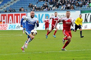 Manfred Starke (Hansa Rostock) hatte gegen Holstein Kiel die beste Chance zum Ausgleich Manfred Starke (Hansa Rostock) hatte gegen Holstein Kiel die beste Chance zum Ausgleich