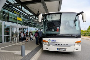 Mit dem FlughafenTicket per Bus zum Flughafen Rostock-Laage (Foto: Verkehrsverbund Warnow)