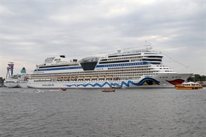 Die AIDAmar beendet am Samstag die Kreuzfahrtsaison 2015 - Rostock-Warnemünde bleibt Deutschlands Kreuzfahrthafen Nummer 1 Die AIDAmar beendet am Samstag die Kreuzfahrtsaison 2015 - Rostock-Warnemünde bleibt Deutschlands Kreuzfahrthafen Nummer 1
