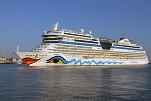 „AIDAmar“ beendet Kreuzfahrtsaison 2016 in Rostock-Warnemünde „AIDAmar“ beendet Kreuzfahrtsaison 2016 in Rostock-Warnemünde