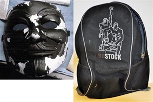 Raub in Rostock: Wer erkennt Rucksack und Maske? Raub in Rostock: Wer erkennt Rucksack und Maske?