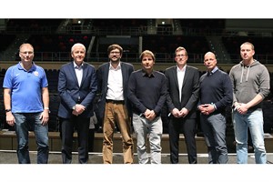 Mitgliederversammlung des F.C. Hansa Rostock wählt neuen Aufsichtsrat: Christian Stapel, Günter Fett, Martin Ohde, Rainer Lemmer, Henryk Bogdanow, Dr. Chris Müller und Sebastian Eggert (v.l.) (Foto: F.C. Hansa Rostock) Mitgliederversammlung des F.C. Hansa Rostock wählt neuen Aufsichtsrat: Christian Stapel, Günter Fett, Martin Ohde, Rainer Lemmer, Henryk Bogdanow, Dr. Chris Müller und Sebastian Eggert (v.l.) (Foto: F.C. Hansa Rostock)