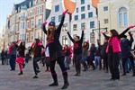 One Billion Rising - Frauen tanzen auf dem Rostocker Uniplatz