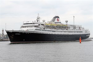 Kreuzfahrtschiff „Astoria“ (Ex-Völkerfreundschaft) in Rostock-Warnemünde Kreuzfahrtschiff „Astoria“ (Ex-Völkerfreundschaft) in Rostock-Warnemünde