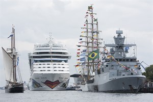 Hanse Sail 2017 - Passagierkai in Warnemünde (Foto: Lutz Zimmermann)