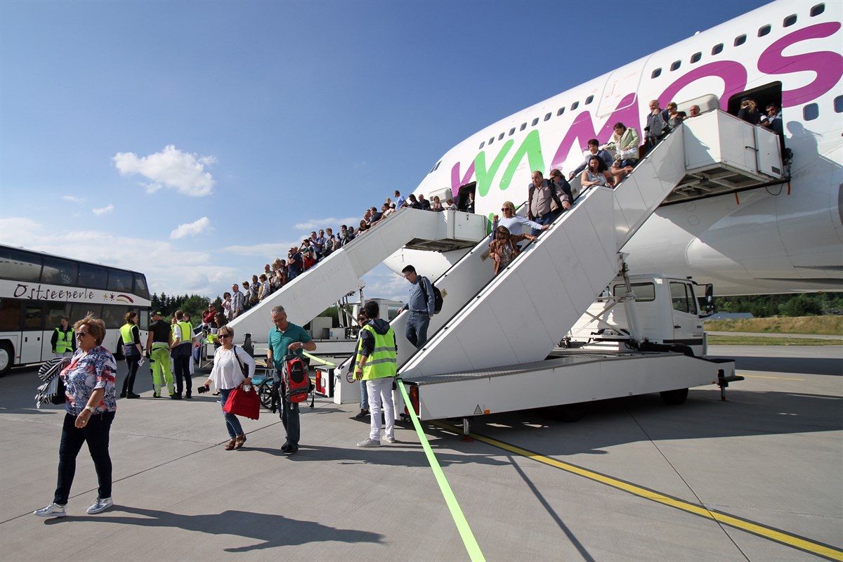 Mehr Kreuzfahrtpassagiere am Flughafen RostockLaage RostockHeute