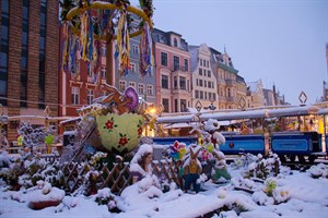 Da staunt der Osterhase: Starke Schneefälle führen zu teils massiven Verkehrsbehinderungen im Großraum Rostock