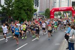 Start des Halbmarathons des 26. Rostocker Citylaufs 2018