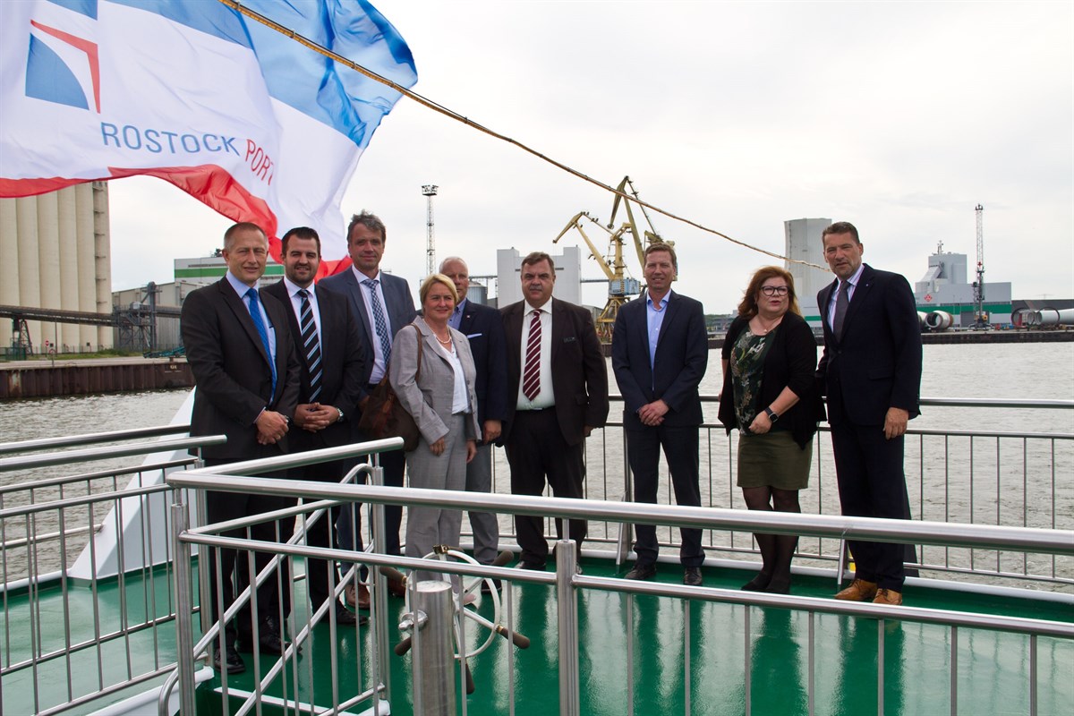 Weniger Fracht, mehr Passagiere Halbjahresbilanz von Rostock Port