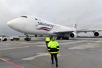 48 Tonnen Frachtgut am Flughafen Rostock-Laage verladen 