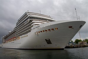 Die „MSC Poesia eröffnet am 19. April 2019 die Kreuzfahrtsaison in Rostock-Warnemünde (Foto: Archiv)