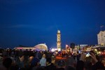 Leider kletterten einige Unvernünftige beim Turmleuchten in Warnemünde über die Zäune und zertrampelten den frisch angepflanzten Dünenhafer