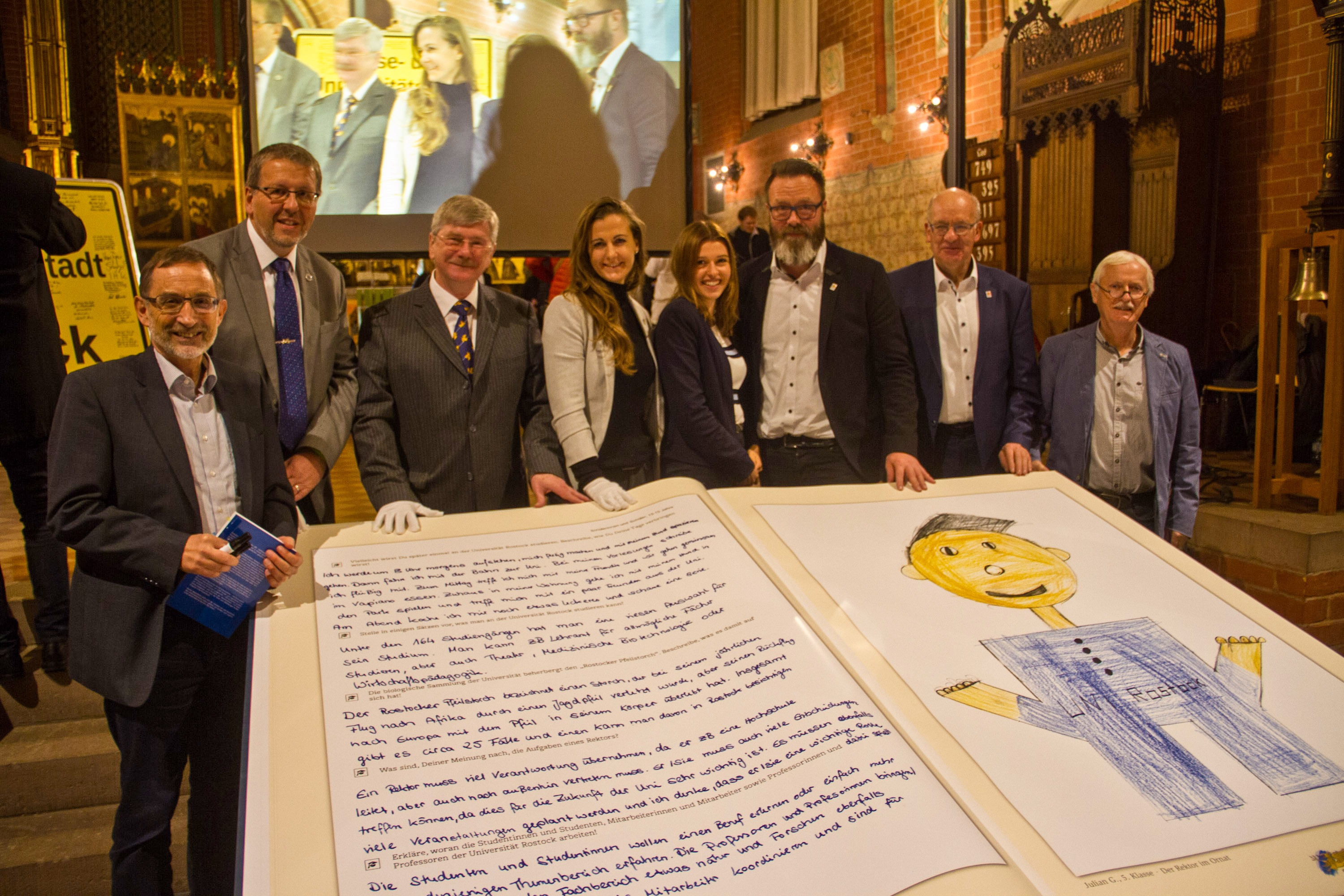 Rostocker Riesenbuch Enth llt Rostock Heute