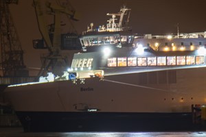 Nach der Kollision mit der „Danica Violet“ hat die Scandlines-Fähre „Berlin“ einen Riss am Bug