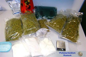 Drogen bei Durchsuchungen sichergestellt Drogen bei Durchsuchungen sichergestellt