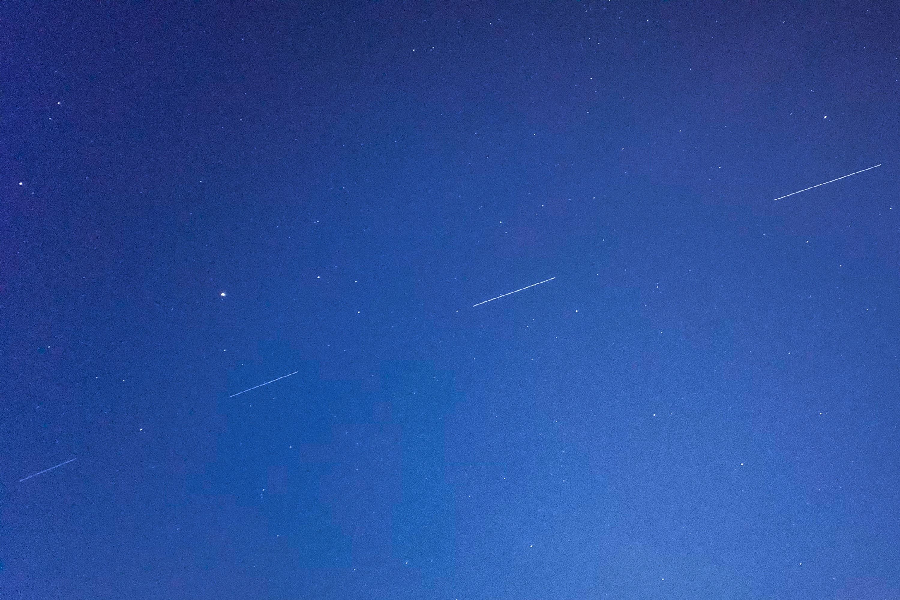 Starlink Satelliten Lichterkette Am Nachthimmel Rostock Heute