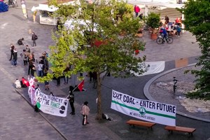 „Wissenschaft statt Verschwörungsmythen“ - „Rostock for Future“ „Ende Gelände Rostock“ demonstrierten auf dem Uniplatz gegen Corona-Verschwörungstheorien