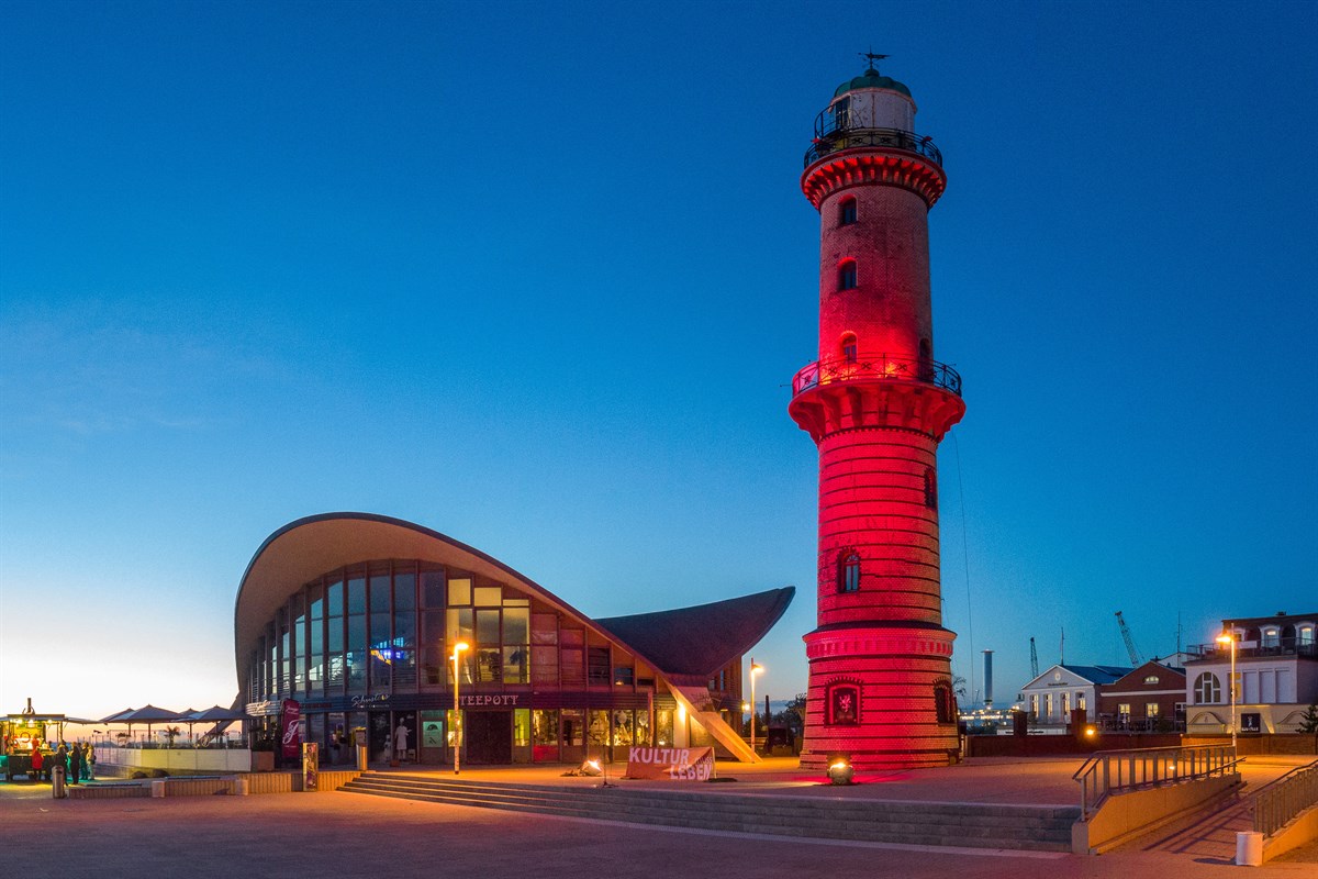 Night Of Light Am Leuchtturm Warnemunde Rostock Heute