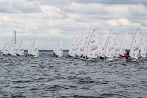 Fast 100 Boote gingen beim Laser Europa Cup Warnemünde an den Start. (Foto: WSC)