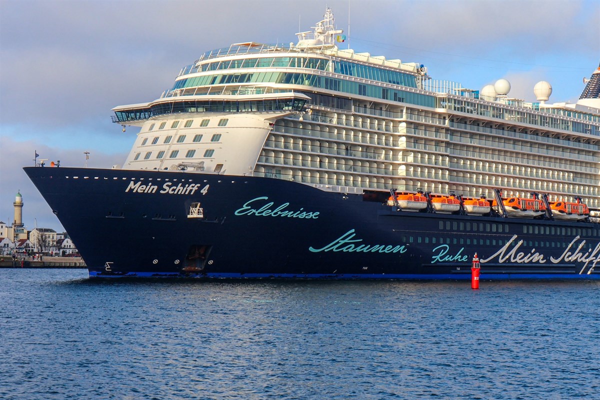 Kreuzliner Mein Schiff 4 Erstanlauf In Rostock Rostock Heute