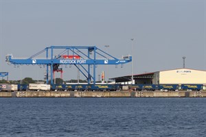 Viele Güter, wenig Passagiere 2020 im Seehafen Rostock (Foto: Archiv) Viele Güter, wenig Passagiere 2020 im Seehafen Rostock (Foto: Archiv)