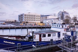 Landessportschule Warnemünde - Blick vom Alten Strom (Visualisierung: MHB Architekten) Landessportschule Warnemünde - Blick vom Alten Strom (Visualisierung: MHB Architekten)