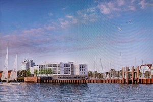 Landessportschule Warnemünde - Blick vom Seekanal (Visualisierung: MHB Architekten) Landessportschule Warnemünde - Blick vom Seekanal (Visualisierung: MHB Architekten)