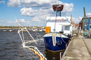 Fischkutter im Stadthafen Rostock gesunken