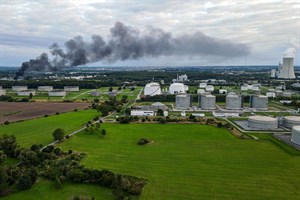 Brand im Überseehafen Rostock