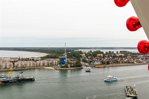 Blick vom Riesenrad auf den Seekanal