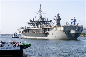 US Navy Kommandoschiff für amphibische Kriegsführung „Mount Whitney“ läuft zur BALTOPS 2025 in Rostock-Warnemünde ein