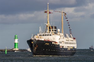 Kreuzfahrtschiff „Nordstjernen“ - Schiffsunfall in Warnemünde (Foto: Archiv) Kreuzfahrtschiff „Nordstjernen“ - Schiffsunfall in Warnemünde (Foto: Archiv)