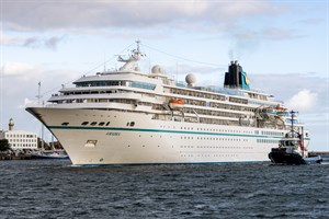Das ZDF-Traumschiff „Amadea“ in Warnemünde