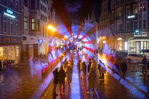 Laser-Lichttunnel bei der Lichtwoche 2024 in der Kröpeliner Straße (Foto: Archiv)